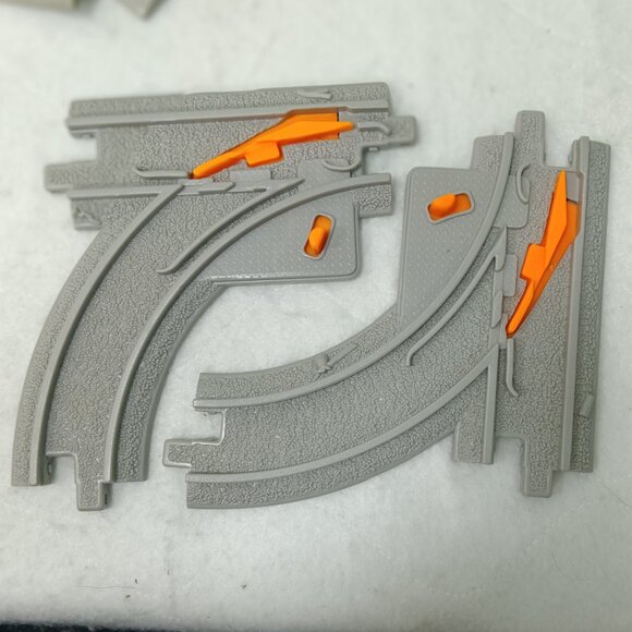 Fisher Price Geotrax 32 Pieces of Gray Railway Tracks - Picture 5 of 7